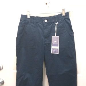 NWT Lee Platium Label Comfort Waist Capris Size 8